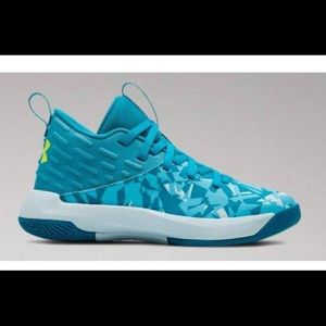 Girls Under Armour basketball shoes